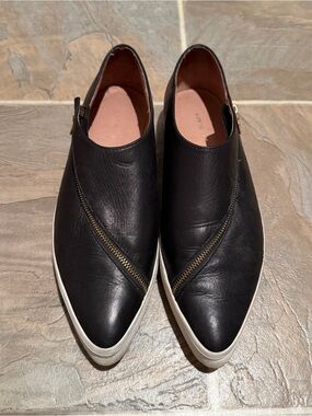 ALL BLACK pointed toe Leather Slip-On Sneaker with Gold Zippers